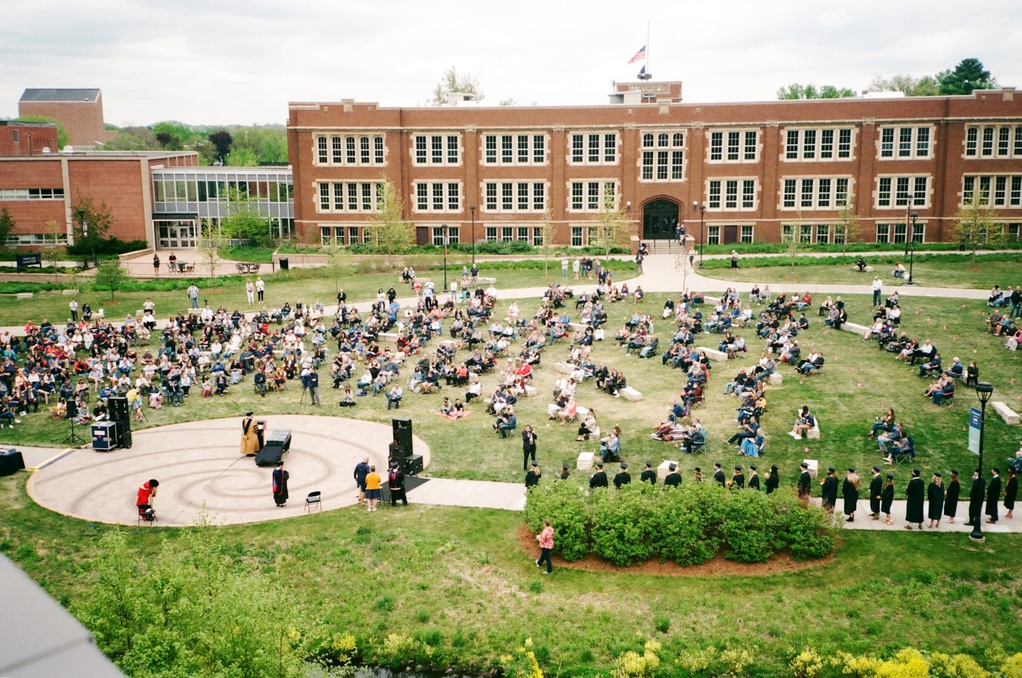 How JTSB College Supports Student Growth and Development